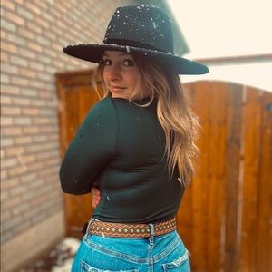 Meet your Posher, Claudia